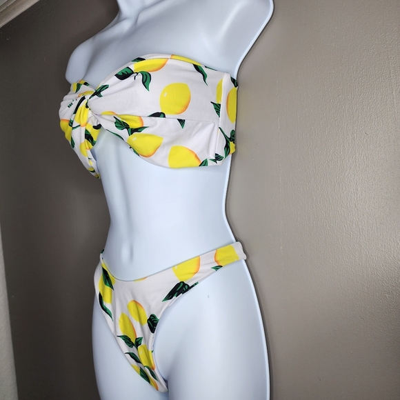 ZAFUL Lemon Pattern Bandeau Top Cheeky Bottom Bikini Set. Size: M/6 - Picture 4 of 9